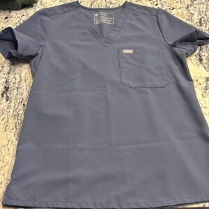 Figs Catarina one pocket top. Size small.